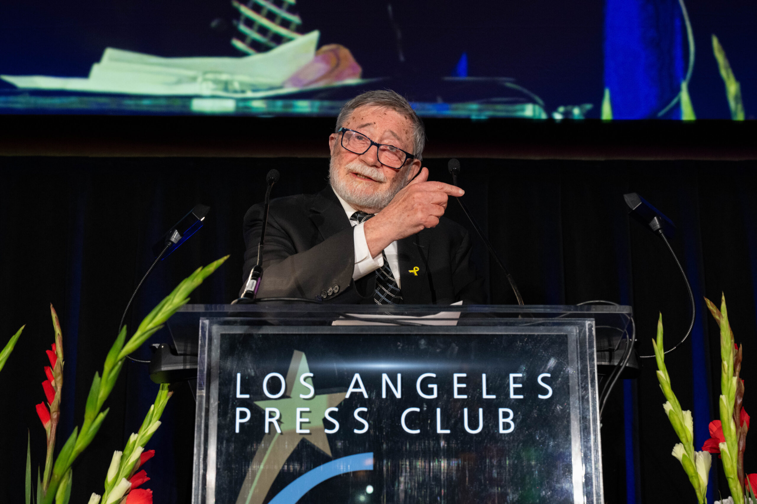 Daniel Pearl Award for Courage and Integrity in Journalism 2025 Presenter Judea Pearl by Gary Leonard Judea Pearl presents the Daniel Pearl Award for Courage and Integrity in Journalism during the 67th Southern California Journalism Awards gala in downtown Los Angeles. Photo by Gary Leonard.